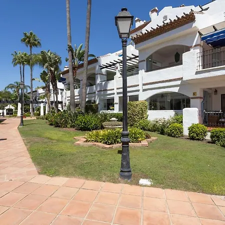 Beachfront With Parking San Pedro Alcantara Playa 5 Min Puerto Banus Lägenhet