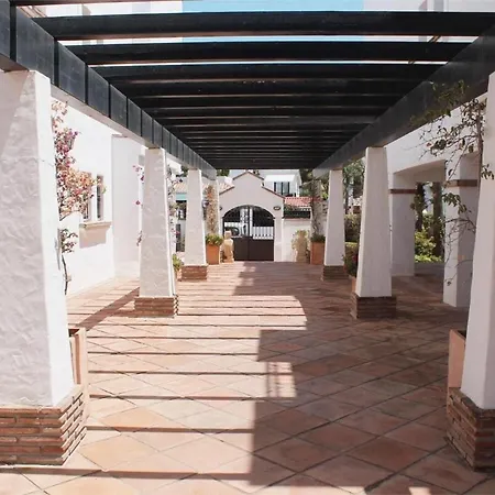 公寓 Beachfront With Parking San Pedro Alcantara Playa 5 Min Puerto Banus 马尔韦利亚