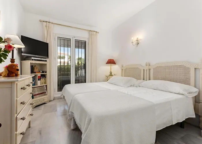 Daire Beachfront With Parking San Pedro Alcantara Playa 5 Min Puerto Banus *
