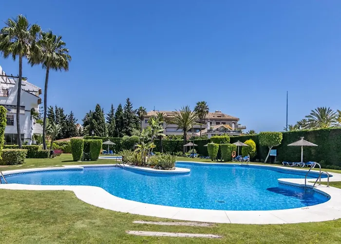 Beachfront With Parking San Pedro Alcantara Playa 5 Min Puerto Banus 마르베야