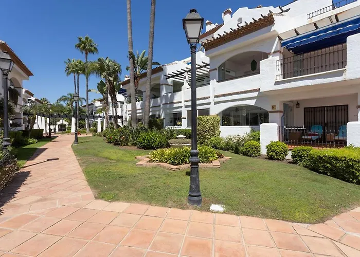 Beachfront With Parking San Pedro Alcantara Playa 5 Min Puerto Banus 아파트